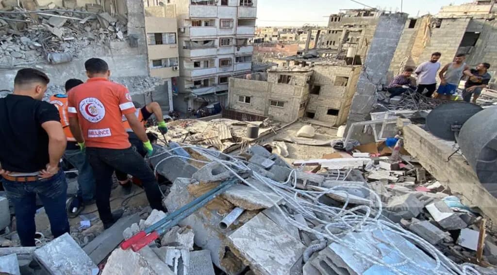 Israel bombardea campo de refugiados en Gaza y asesina a ocho civiles Israel bombardea campo de refugiados en Gaza y asesina a ocho civiles