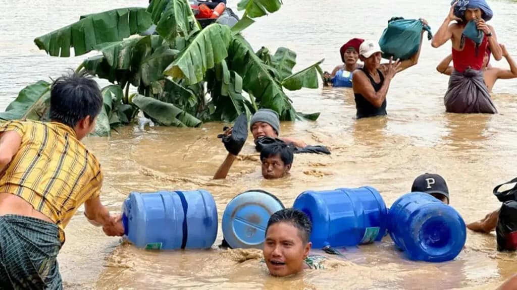 Casi 300 muertos y hasta 89 desaparecidos tras inundaciones en Myanmar Casi 300 muertos y hasta 89 desaparecidos tras inundaciones en Myanmar