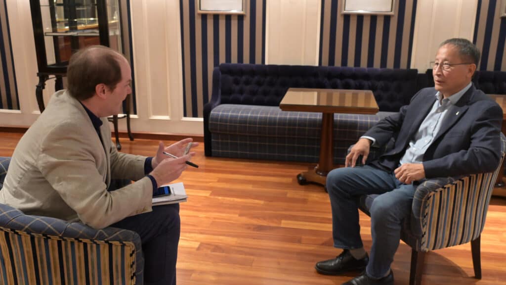 Edward Lu, exastronauta de la NASA: “Es muy probable que haya vida fuera de la Tierra y en nuestra propia galaxia” Edward Lu, exastronauta de la NASA: “Es muy probable que haya vida fuera de la Tierra y en nuestra propia galaxia”