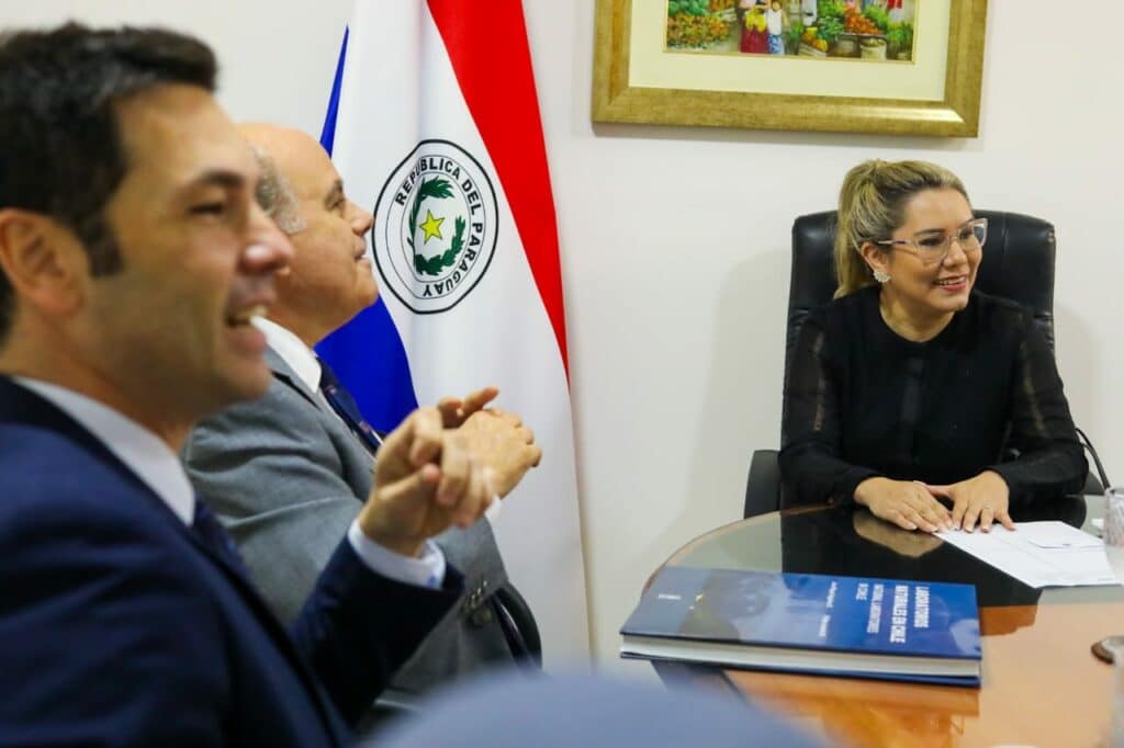 SENATUR Y EMBAJADA DE CHILE EN PARAGUAY FORTALECEN VÍNCULOS SENATUR Y EMBAJADA DE CHILE EN PARAGUAY FORTALECEN VÍNCULOS