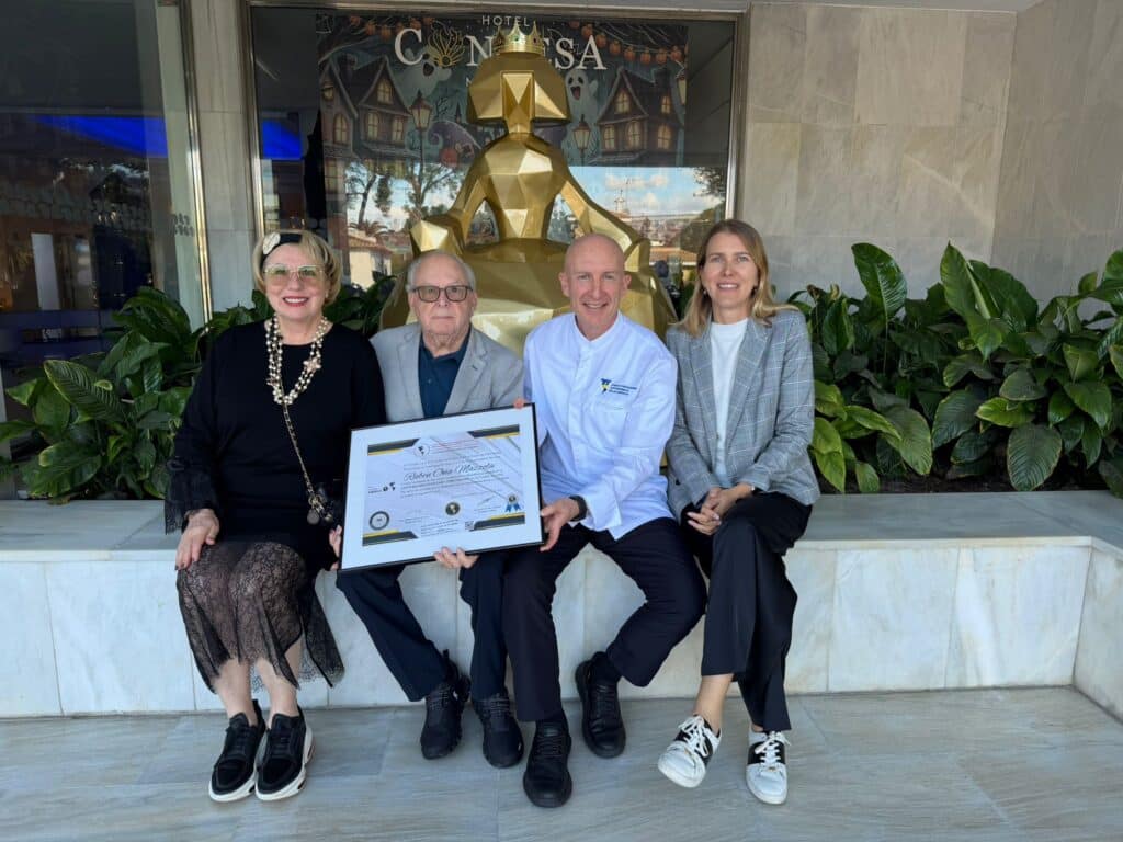 RUBÉN OÑA MAZZOLA RECIBE EL TÍTULO «CERTIFIED EXECUTIVE CHEF CORPORATIVO» RUBÉN OÑA MAZZOLA RECIBE EL TÍTULO «CERTIFIED EXECUTIVE CHEF CORPORATIVO»