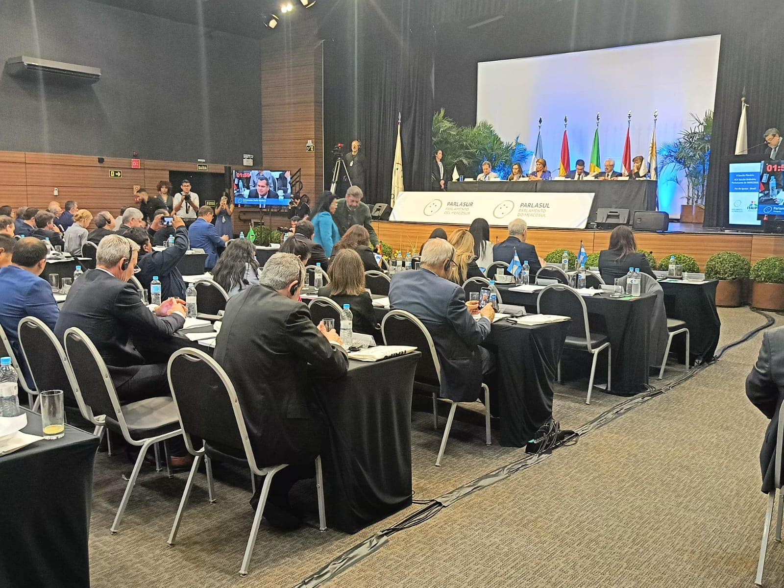 La ciudad de Foz do Iguaçu ha sido el escenario de una serie de actividades organizadas por el Parlamento del Mercosur (Parlasur) La ciudad de Foz do Iguaçu ha sido el escenario de una serie de actividades organizadas por el Parlamento del Mercosur (Parlasur)