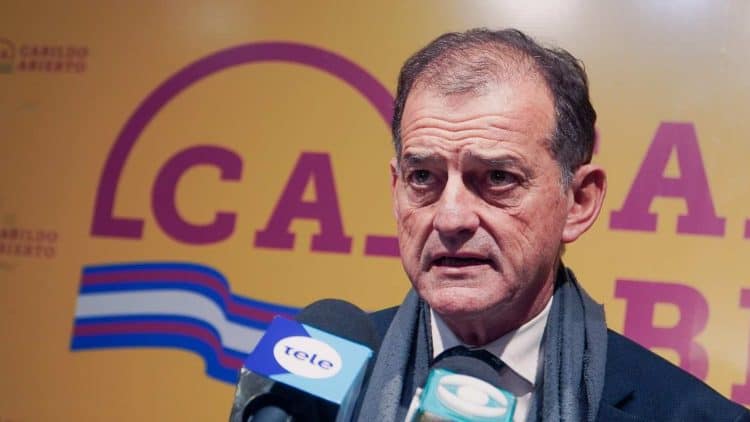 Superadas las firmas Por Una Deuda Justa se continuará recolectándolas para prevenir posibles descartes Superadas las firmas Por Una Deuda Justa se continuará recolectándolas para prevenir posibles descartes