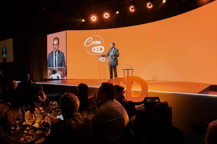 Manini Ríos dijo que Cabildo Abierto es coalicionista y reivindicó la libertad de pensar diferente Manini Ríos dijo que Cabildo Abierto es coalicionista y reivindicó la libertad de pensar diferente