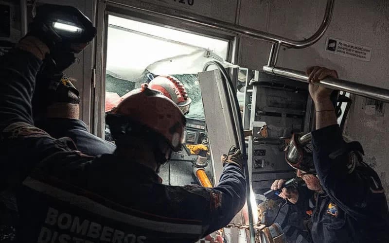 Accidente ferroviario en Caracas dejó ocho heridos y 350 personas evacuadas Accidente ferroviario en Caracas dejó ocho heridos y 350 personas evacuadas